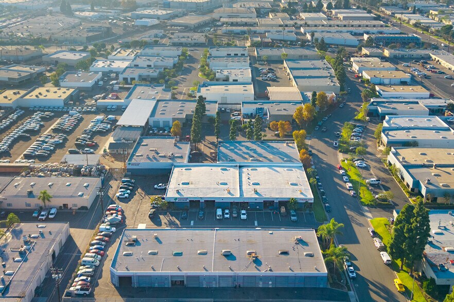 More Photos Of 1010-1016 W Barkley Ave, Orange Warehouse For Sale