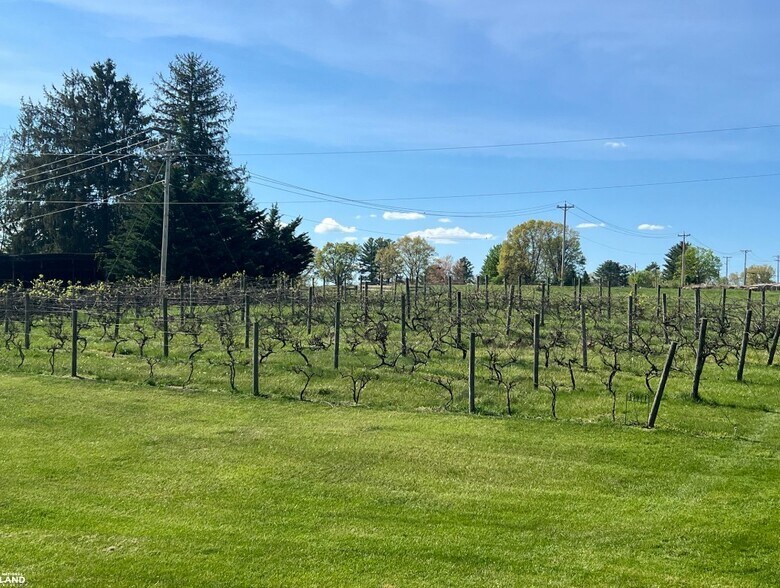 More Photos Of 5189 Rockwood Rd, Dublin Lodge Meeting Hall For Sale