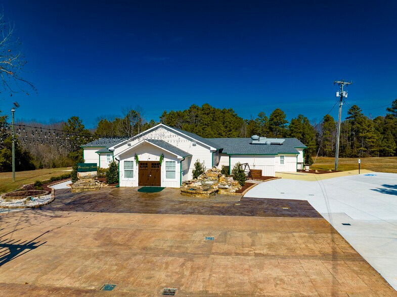 Primary Photo Of 6815 Shiloh Unity Rd, Lancaster Specialty For Sale