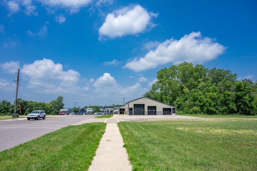 More Photos Of 190 Prospect Ave, Mauston Auto Repair For Sale