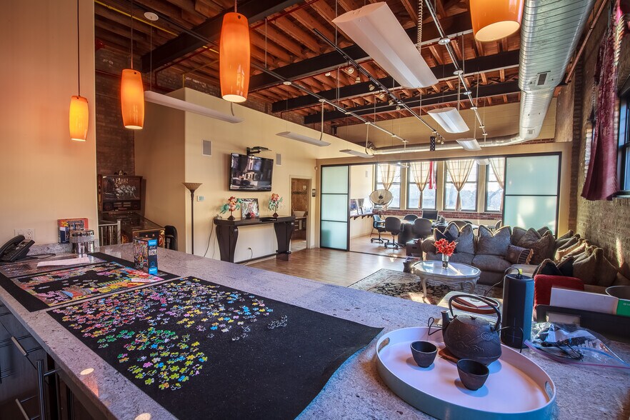 More Photos Of 4007 S Wabash Ave, Chicago Office For Sale