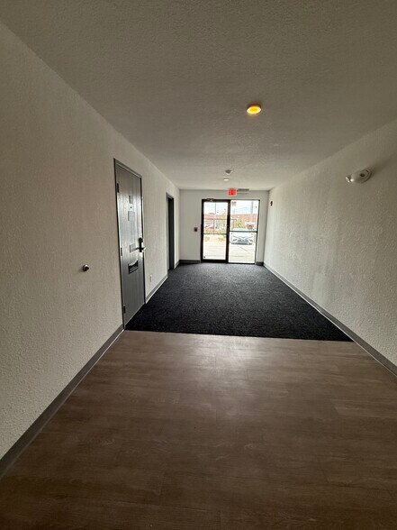 More Photos Of 2331 S Cedar St, Ottawa Apartments For Sale