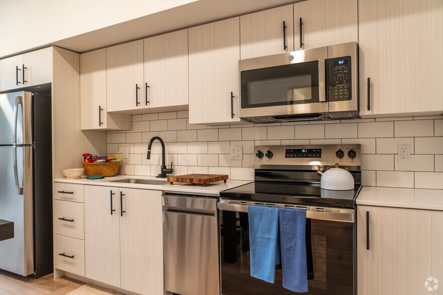 More Photos Of 492 NE 2nd St, Gresham Apartments For Lease