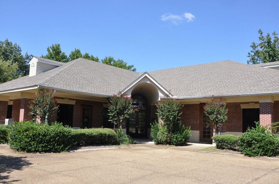 Primary Photo Of 1050 Northpark Dr, Ridgeland Office For Sale