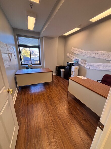 More Photos Of 277 Alexander St, Rochester Office Residential For Lease