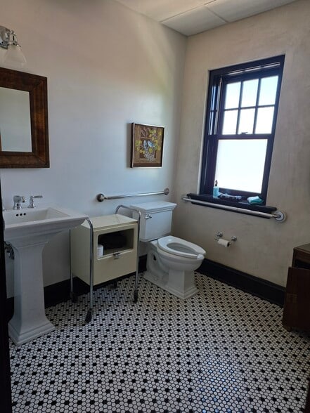 More Photos Of 175 Patton Ave, Asheville Office For Lease
