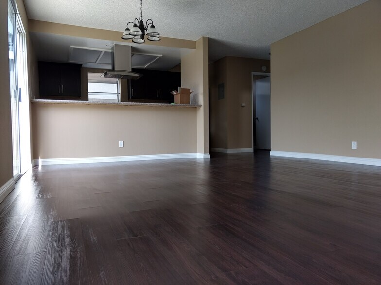 More Photos Of 16015 Halldale Ave, Gardena Multifamily For Sale