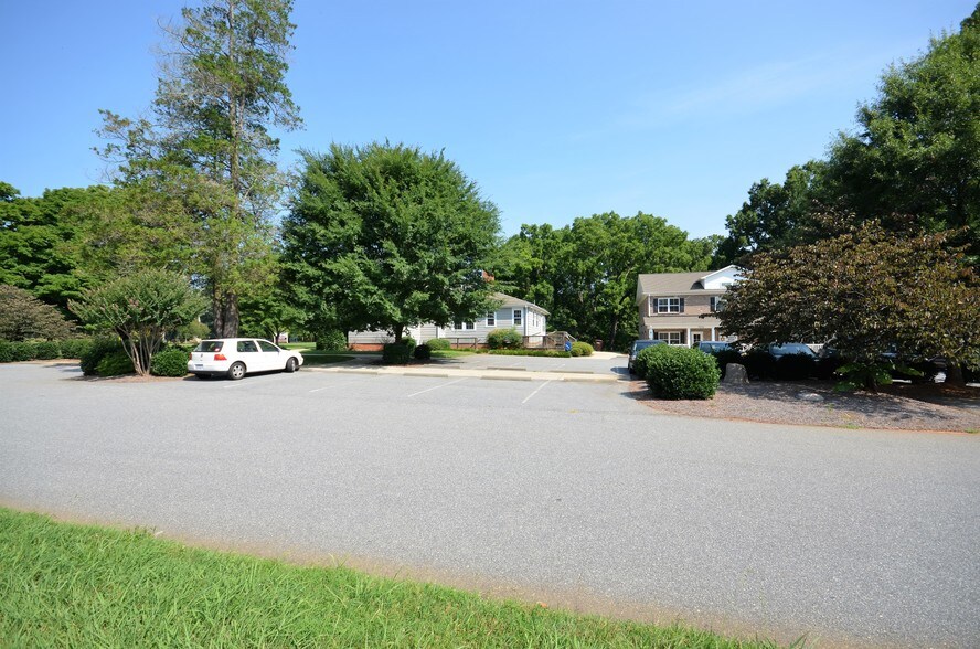 More Photos Of 7504 Summerfield Rd, Summerfield Coworking Space