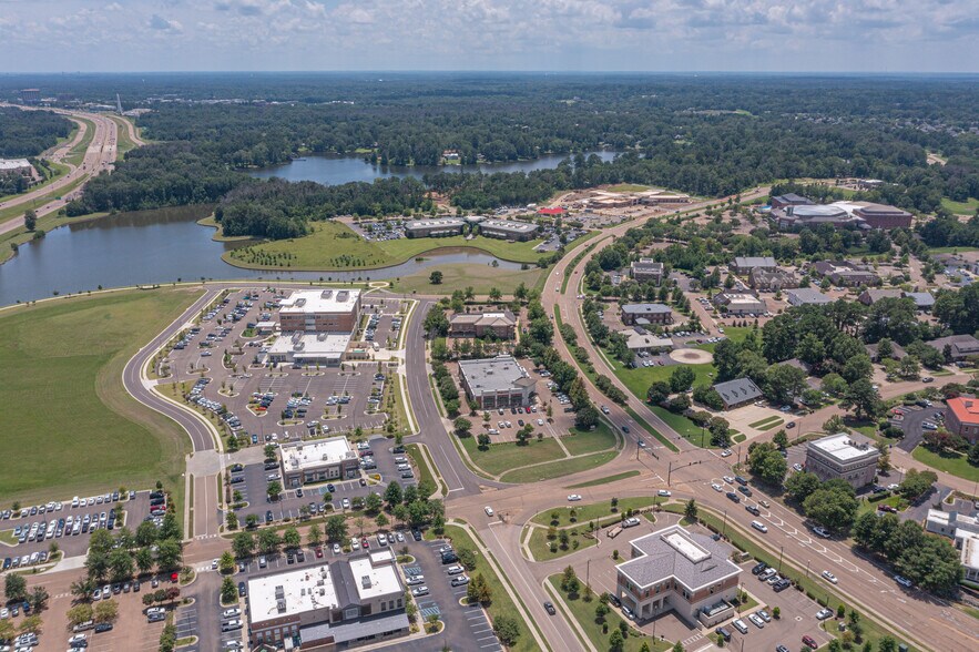 More Photos Of 1600 Highland Colony Pky, Madison Bank For Lease