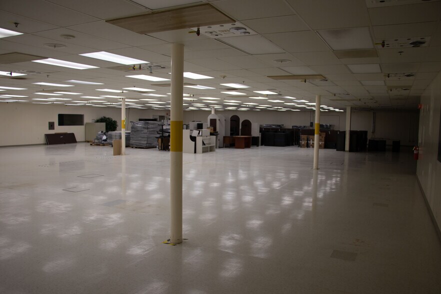 More Photos Of 30590 Cochise Cir, Murrieta Manufacturing For Lease