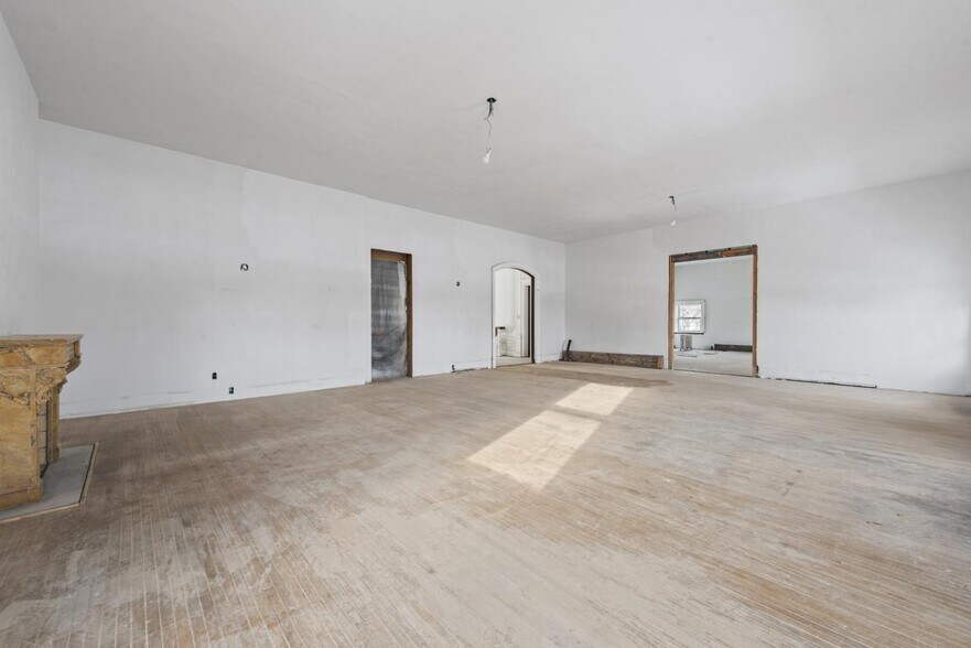 More Photos Of 8469 E Jefferson Ave, Detroit Office Residential For Sale