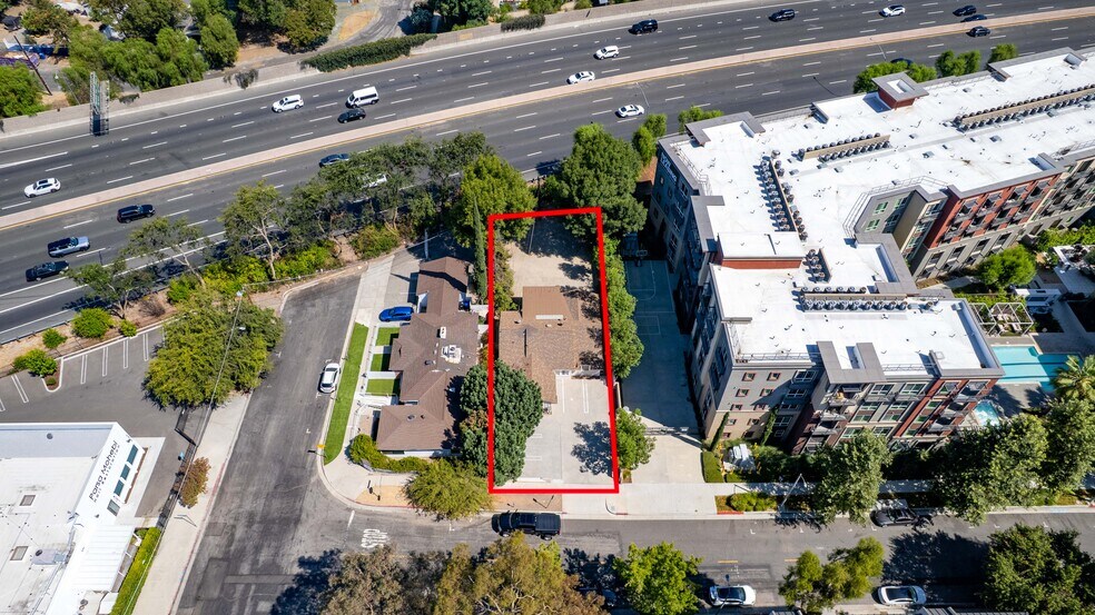 More Photos Of 22151 Clarendon St, Woodland Hills Medical For Sale