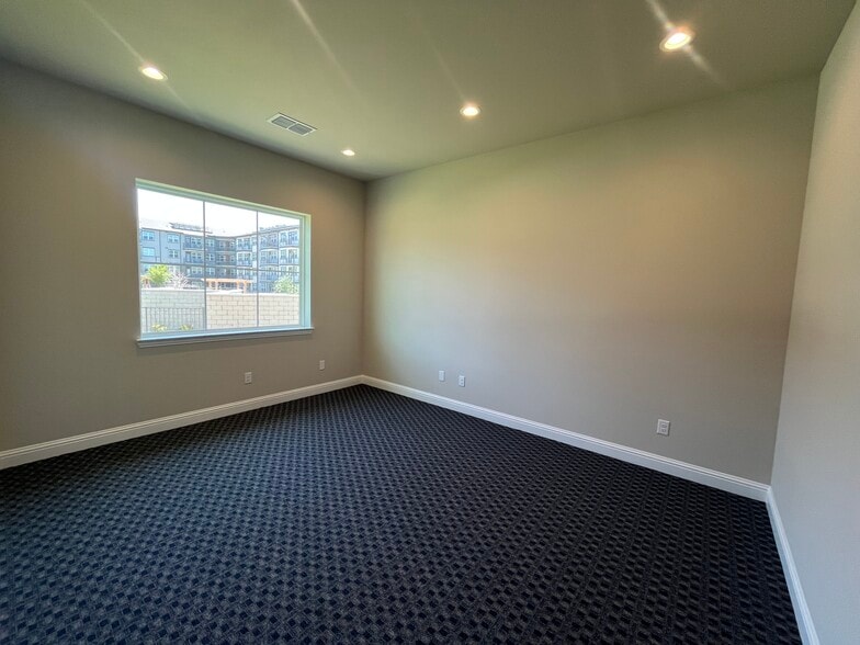 More Photos Of 6000 Alma Rd, McKinney Office For Lease