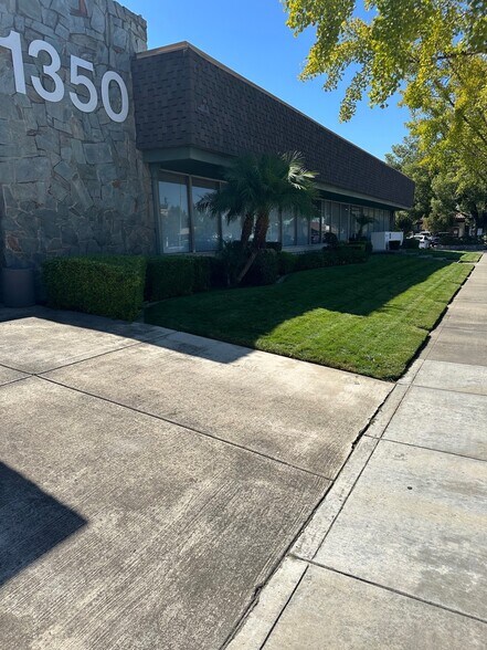 More Photos Of 1350 W Robinhood Dr, Stockton Office For Sale