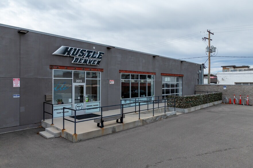 More Photos Of 2015 Dallas St, Aurora Storefront Retail Office For Lease