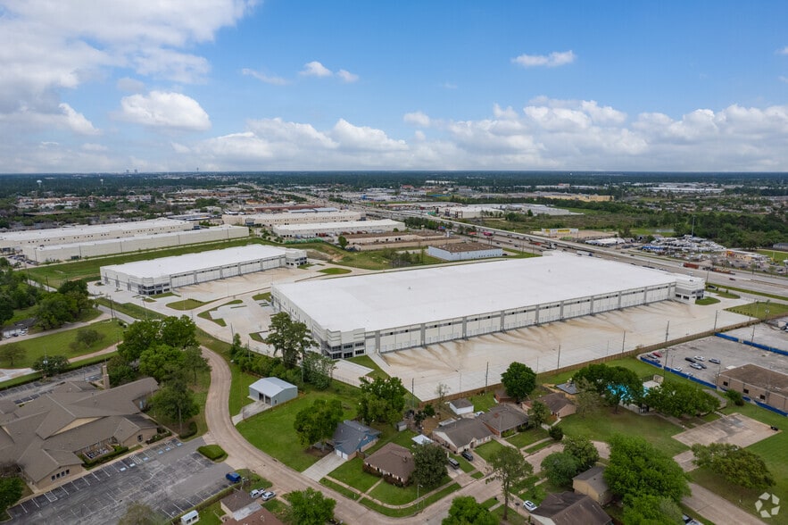 More Photos Of 16615 North Fwy, Houston Distribution For Sale