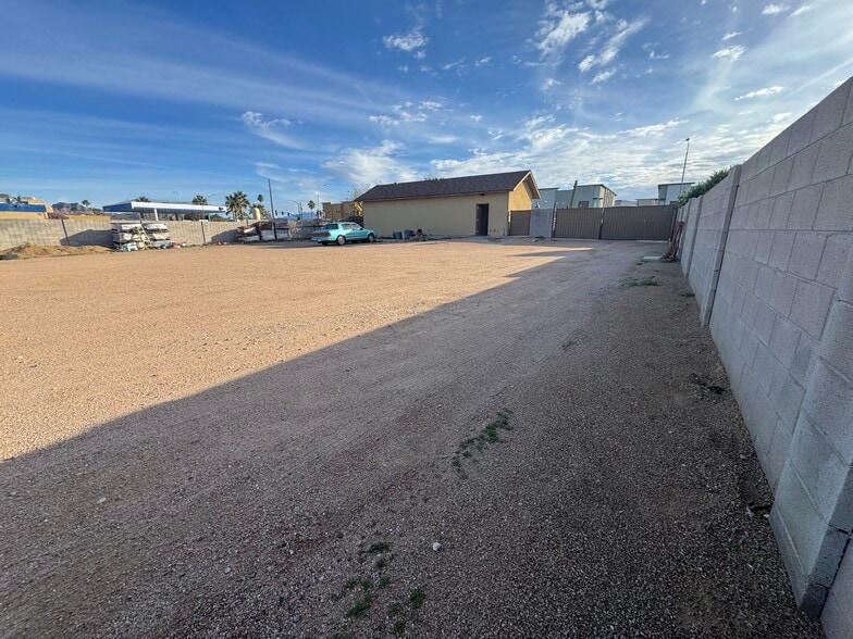 More Photos Of 710 N Ironwood Dr, Apache Junction Industrial For Sale
