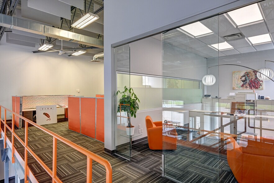 More Photos Of 3665-3701 Boul De La Cite-Des-Jeunes, Vaudreuil-dorion Light Distribution For Lease