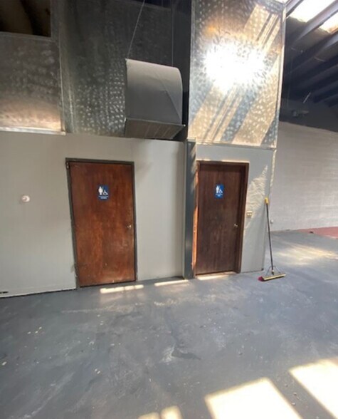 More Photos Of 505 Nucla Way, Aurora Warehouse For Lease