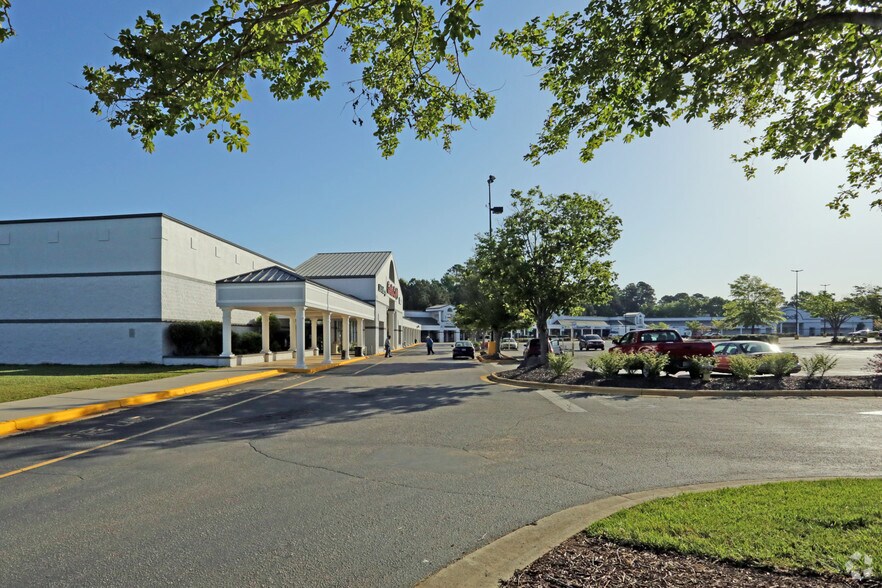 More Photos Of 1450-1514 Garner Station Blvd, Raleigh General Retail For Lease