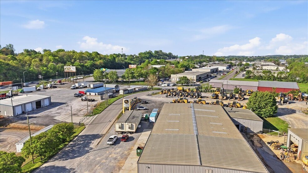 More Photos Of 2816 John Deere Dr, Knoxville Warehouse For Sale
