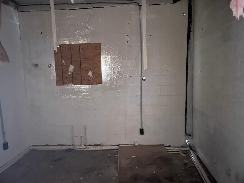 More Photos Of 1706 Hayden Ave, East Cleveland Auto Dealership For Sale