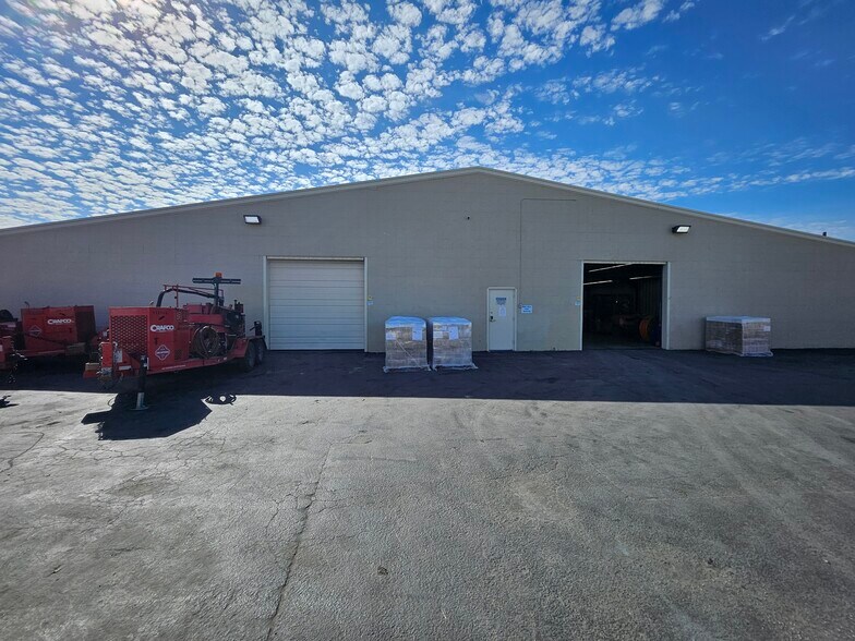 More Photos Of 2103 Danbury St, San Antonio Manufacturing For Sale