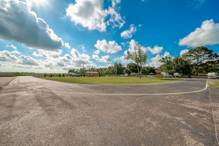 More Photos Of 16181 Lindstrom Rd, Crosby Trailer Camper Park For Sale