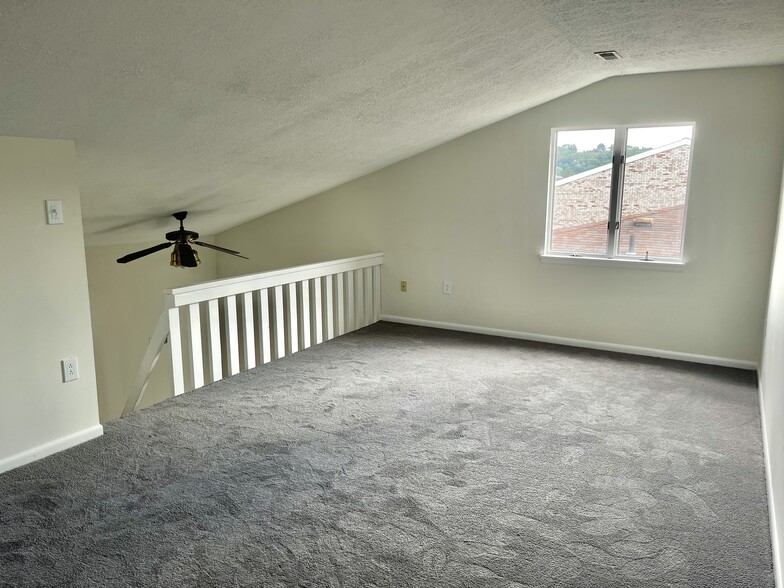 More Photos Of 1500-1508 Lincoln Way, McKeesport Storefront Retail Residential For Sale