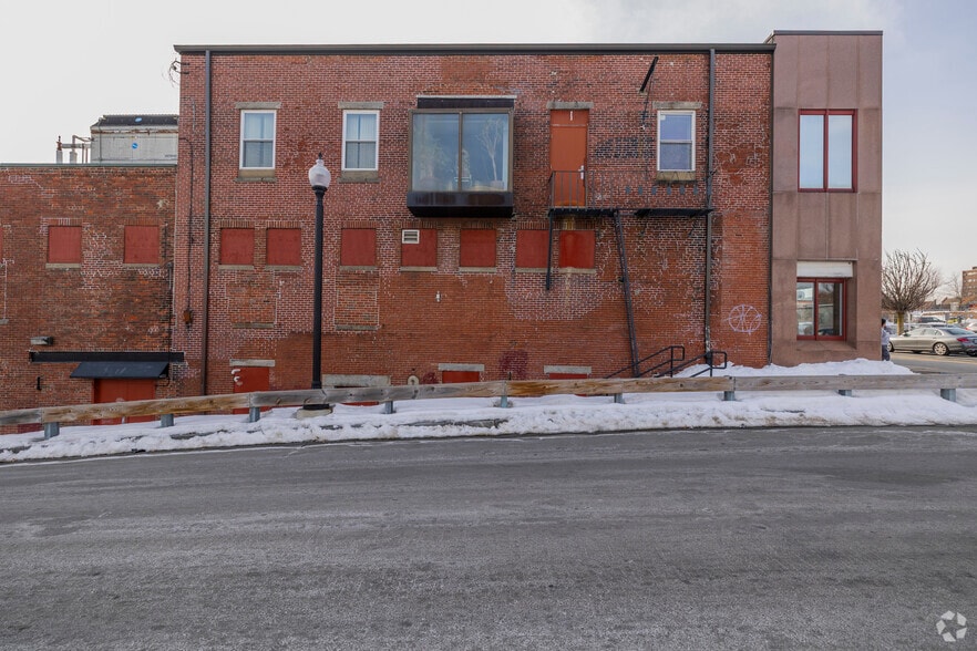 More Photos Of 76-80 Merrimack St, Haverhill Office For Lease