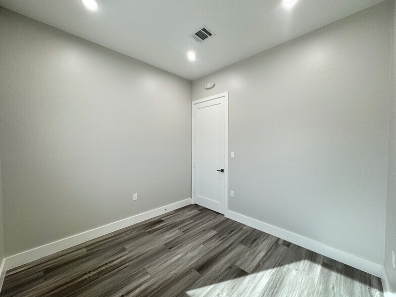 More Photos Of 8815 West Rd, Houston Office For Sale