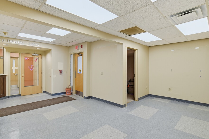 More Photos Of 534 Sumner Ave, Springfield General Retail For Sale