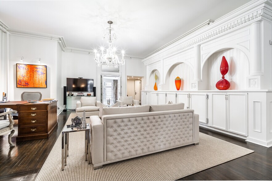 More Photos Of 1175-1183 Pl Du Frère-André, Montréal Office For Sale