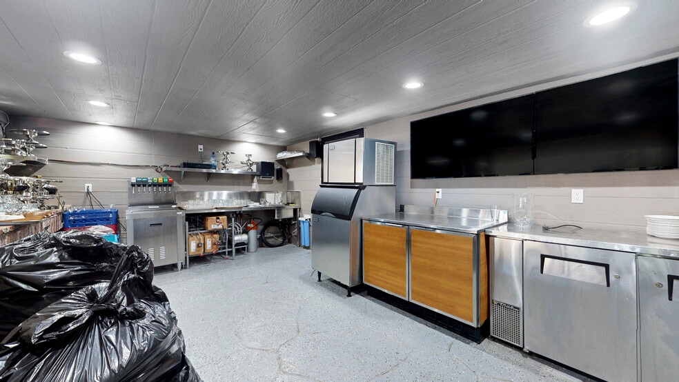 More Photos Of 6500 Foothill Blvd, Tujunga Restaurant For Sale