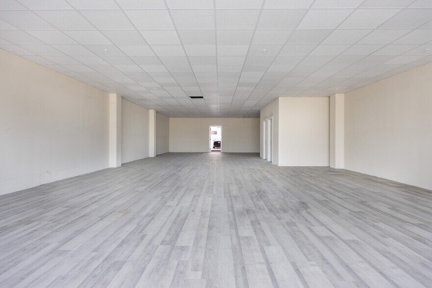 More Photos Of 1598 Long Beach Blvd, Long Beach Storefront Retail Office For Sale