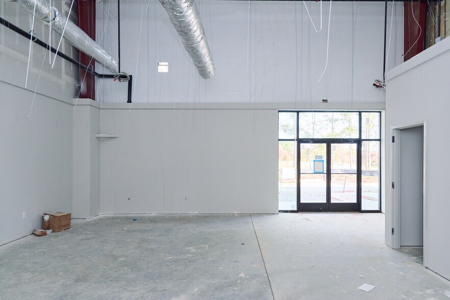More Photos Of 717 Brigham Rd, Greensboro Flex For Lease