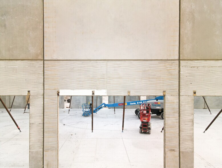 More Photos Of 21114 US-281, San Antonio Freestanding For Lease