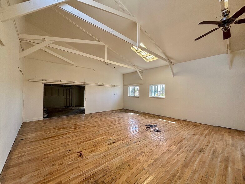 More Photos Of 4 18th St, Richmond Industrial For Sale