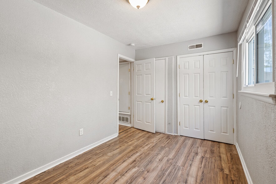 More Photos Of 525 N Arlington St, Kalamazoo Apartments For Sale
