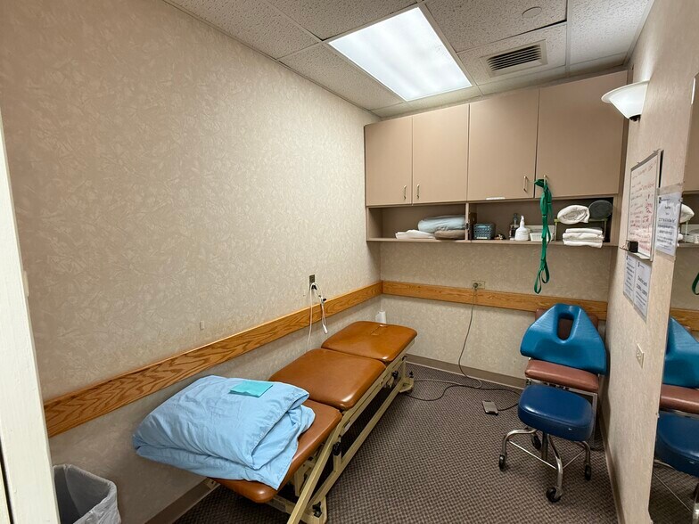 More Photos Of 725 Kapiolani Blvd, Honolulu Office For Sale