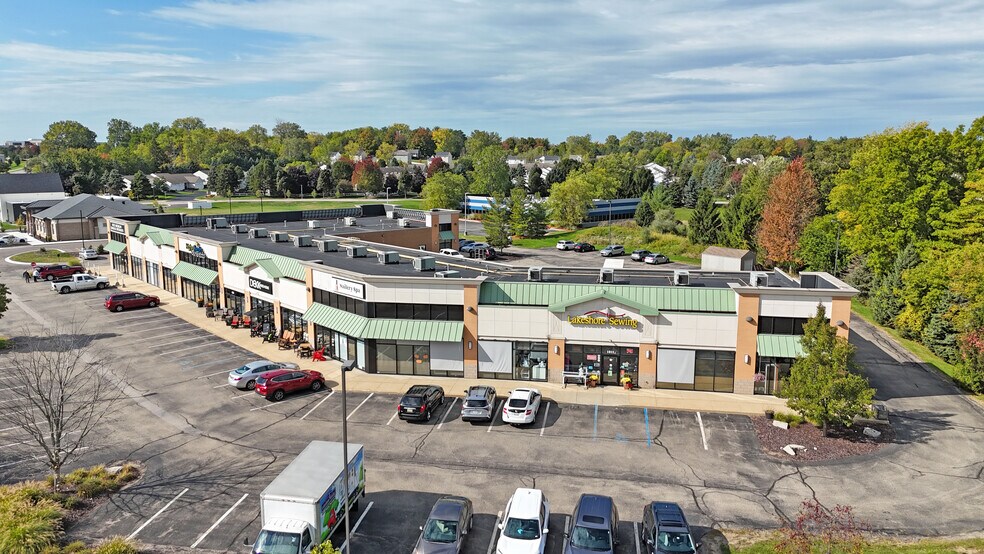 More Photos Of 1011-1045 Gezon Pky SW, Wyoming Freestanding For Sale