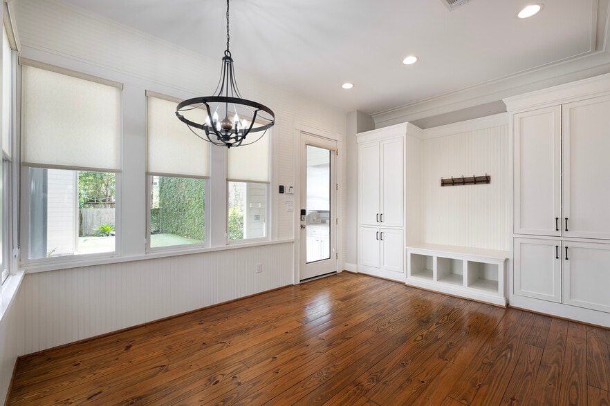 More Photos Of 1226 Heights Blvd, Houston Office For Sale