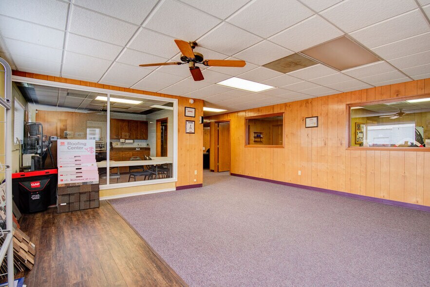 More Photos Of 4414 Avenue A, Lubbock Warehouse For Lease