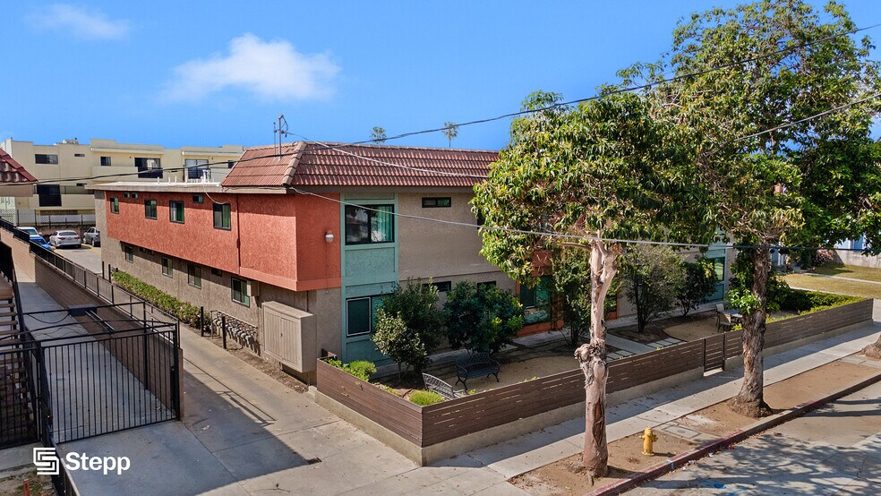 More Photos Of 1628 W 218th St, Torrance Apartments For Sale