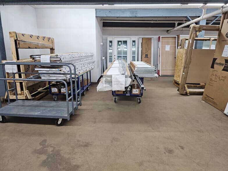 More Photos Of 1087 Sycamore St, Bristol Office For Sale