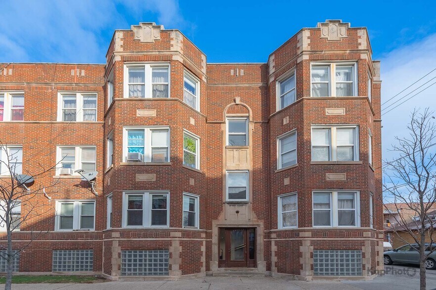More Photos Of 2250-2258 W Rosemont Ave, Chicago Apartments For Sale