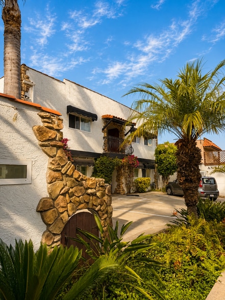 More Photos Of 1322 N Coast Hwy 101, Encinitas Hotel For Sale