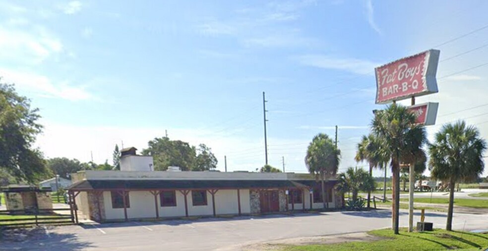 Primary Photo Of 15333 US Highway 27, Lake Wales Restaurant For Sale