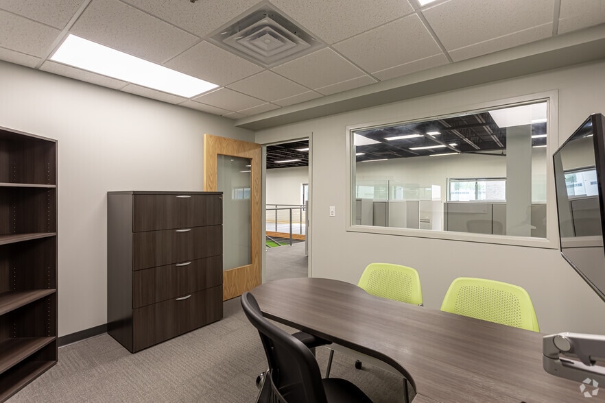 More Photos Of 936 Silas Deane Hwy, Wethersfield Office For Lease