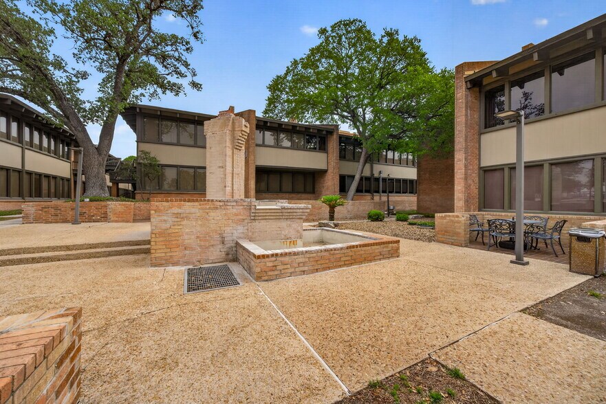 More Photos Of 6800 Park Ten Blvd, San Antonio Unknown For Lease
